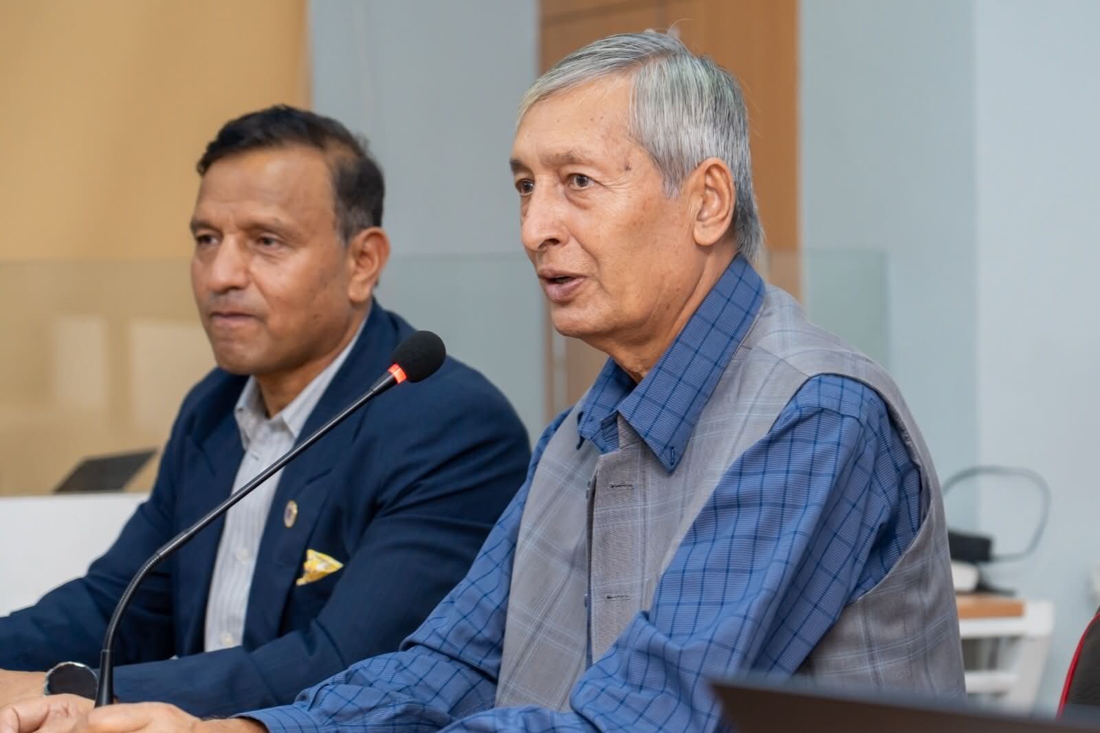 आर्थिक बृद्धि दर ५ प्रतिशतभन्दा माथि जाने अवस्था छैनः डा. खतिवडा