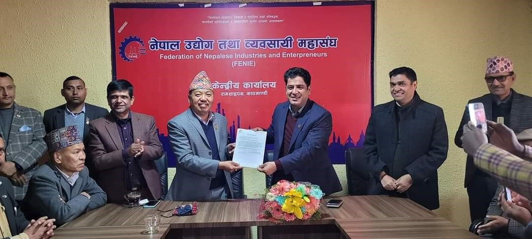 उद्योग मन्त्री दामोदर भण्डारीलाई महासंघको सम्मान, प्राथमिकतामा साना उद्योग संरक्षण