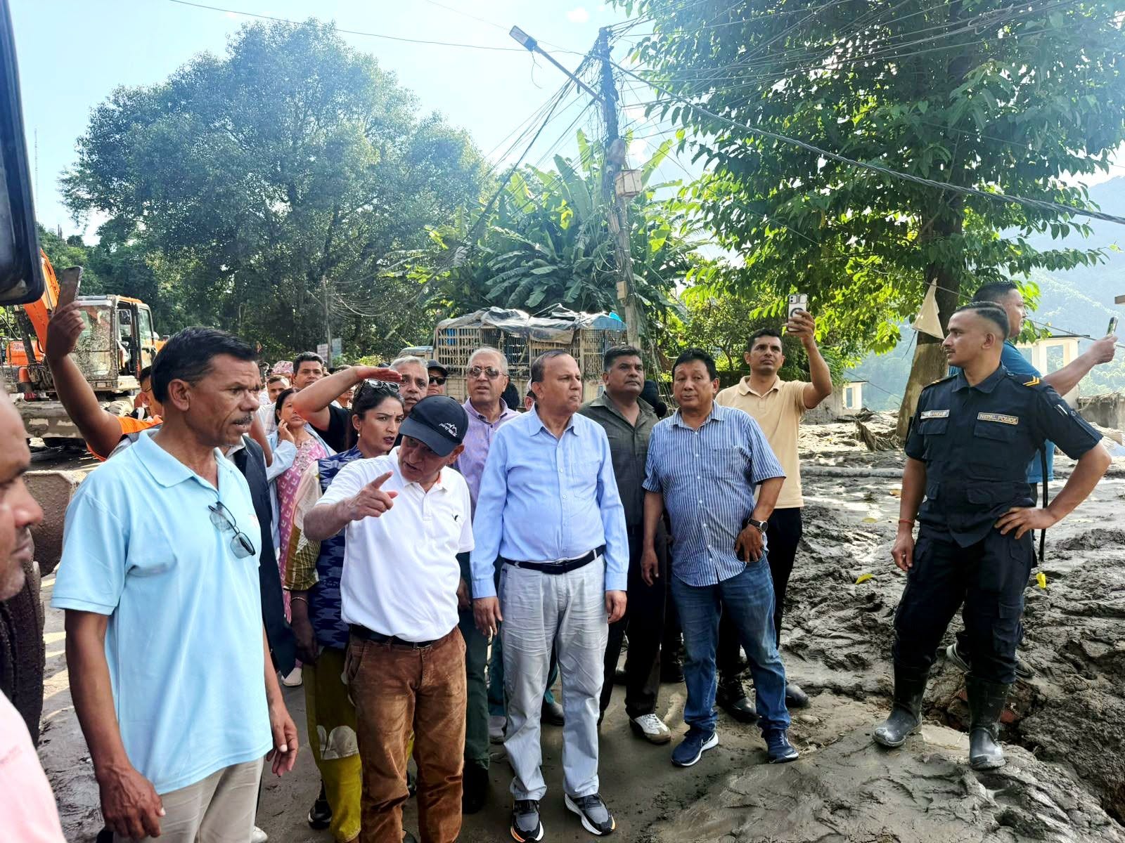 महासचिव पोखरेल नेतृत्वको उच्चस्तरीय टोलीद्वारा बाढी प्रभावित क्षेत्रको स्थलगत निरीक्षण