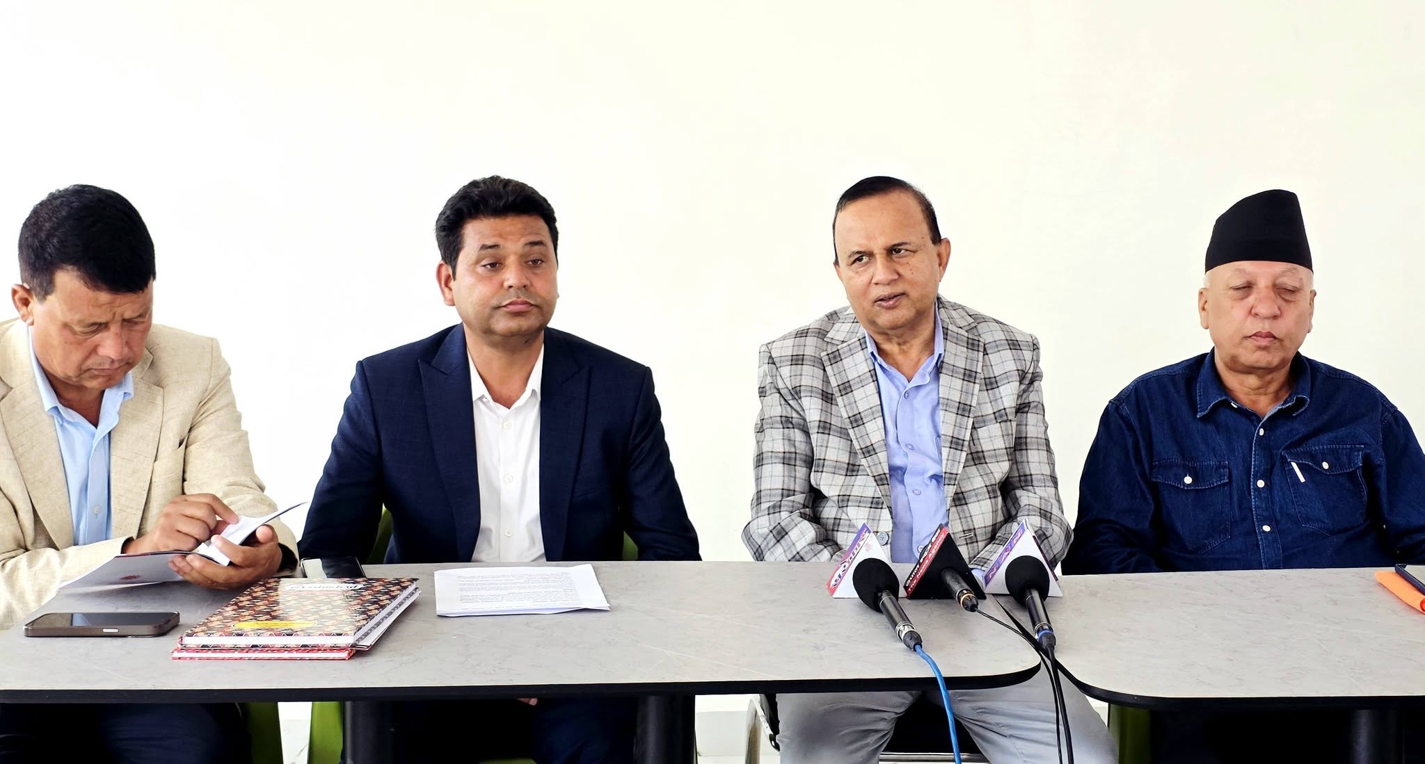 सरकारका स्वेच्छाचारी कदमको एमालेले प्रतिकार गर्छः महासचिव पोखरेल
